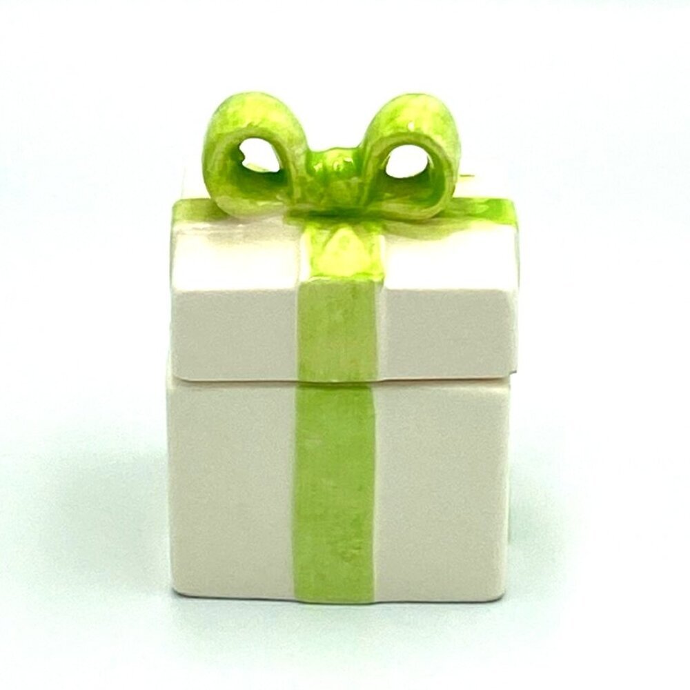 Vintage Ceramic Present Lidded Gift Trinket Ring Box Made in Japan White & Green